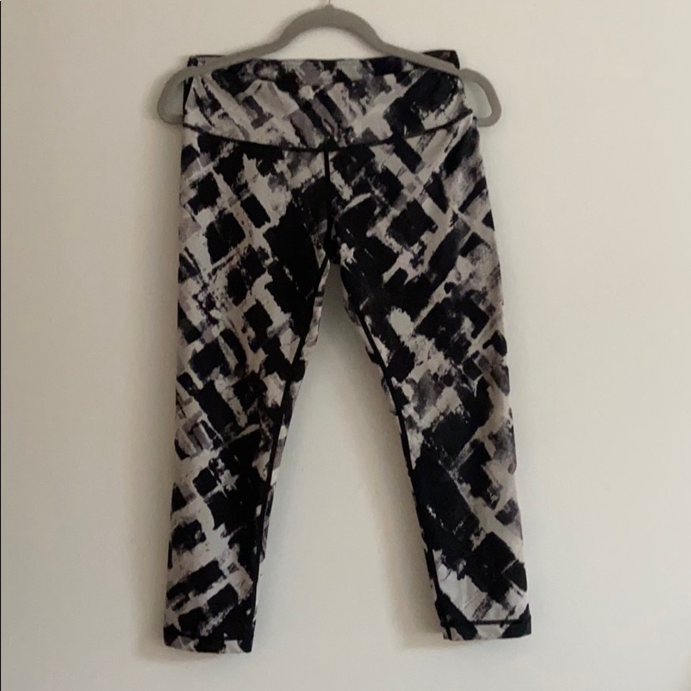 NEW Fabletics Salar Capri leggings, size small